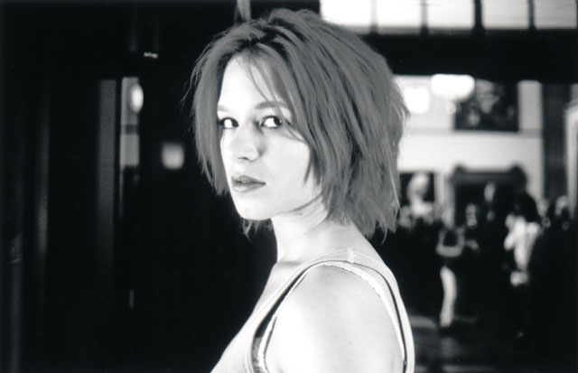 lola1.jpg (31232 bytes)